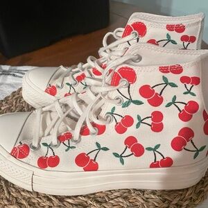 Converse Cream and Red High-Top Sneakers size 8